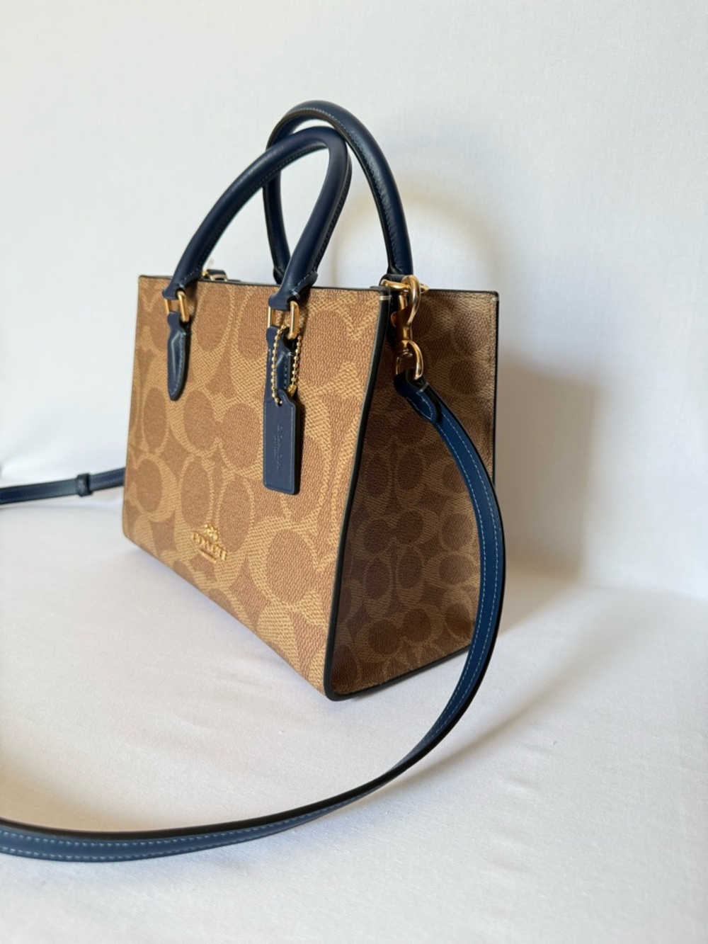 Coach Maggie Small Tote Signature Canvas Tan/deep blue Gold hardware NWT CAL28 - Picture 4 of 14